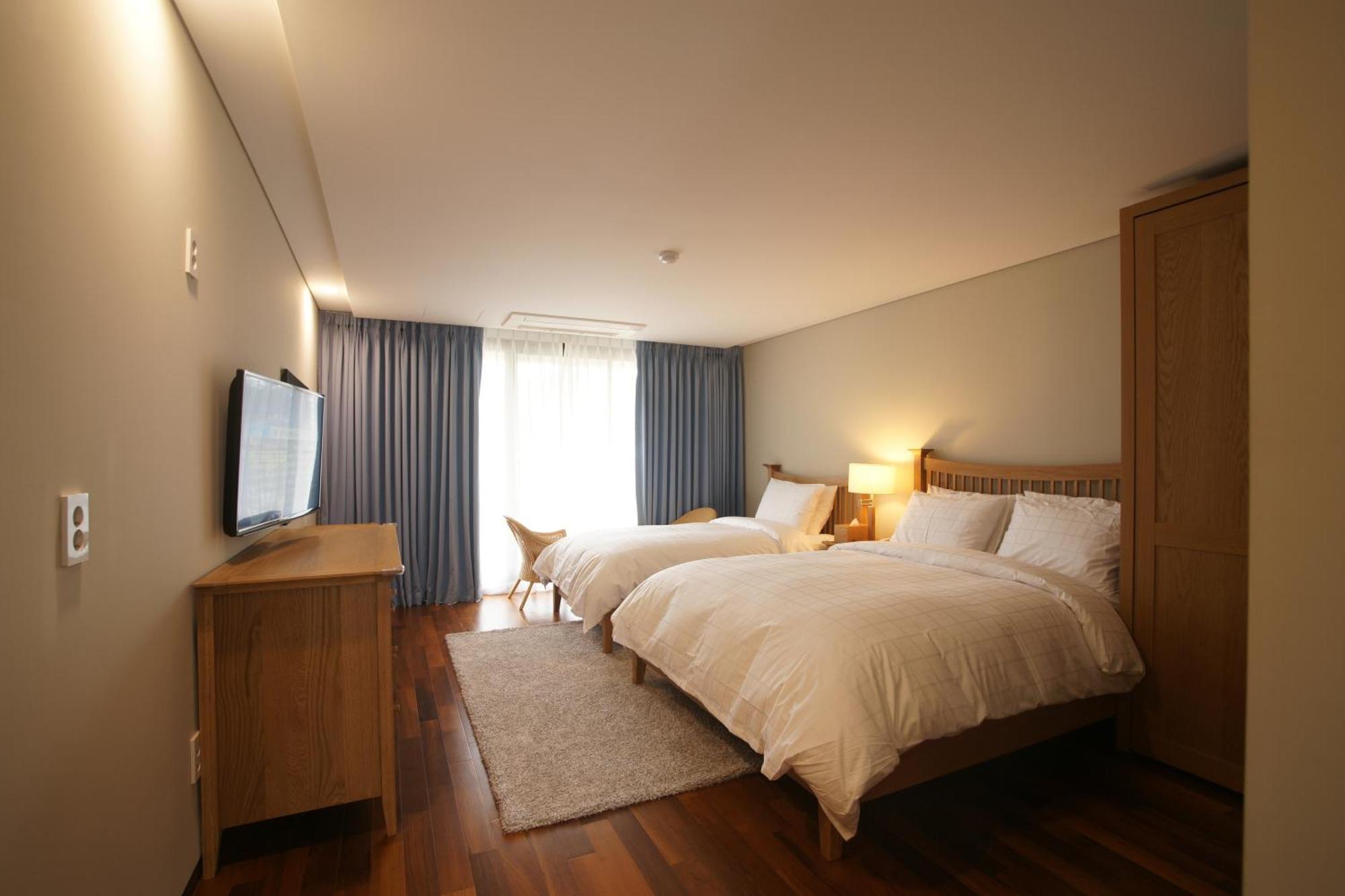 Illeinn Hotel Seogwipo Esterno foto