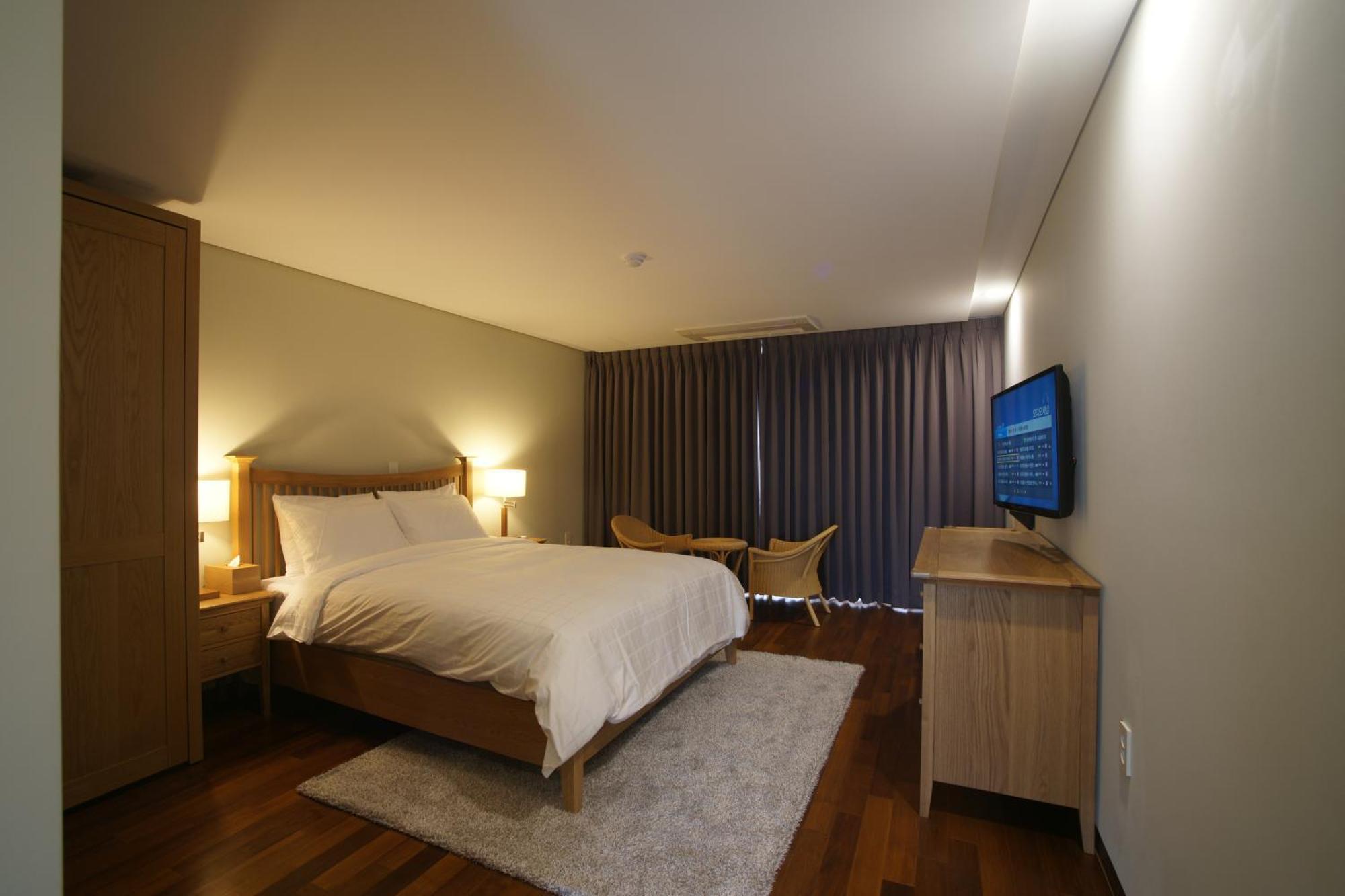 Illeinn Hotel Seogwipo Esterno foto