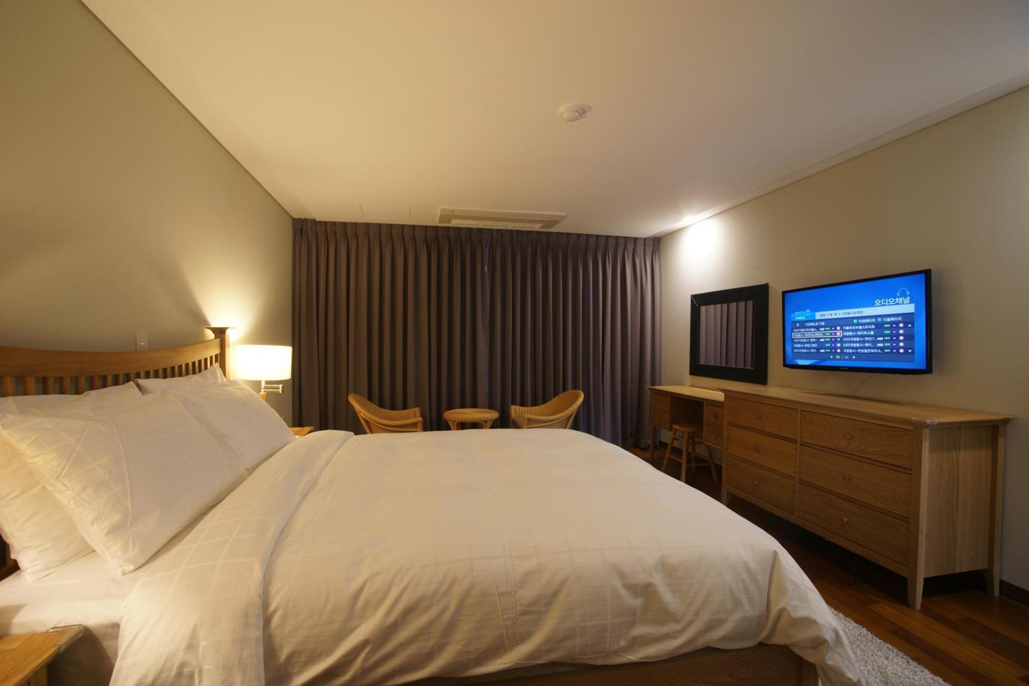 Illeinn Hotel Seogwipo Esterno foto