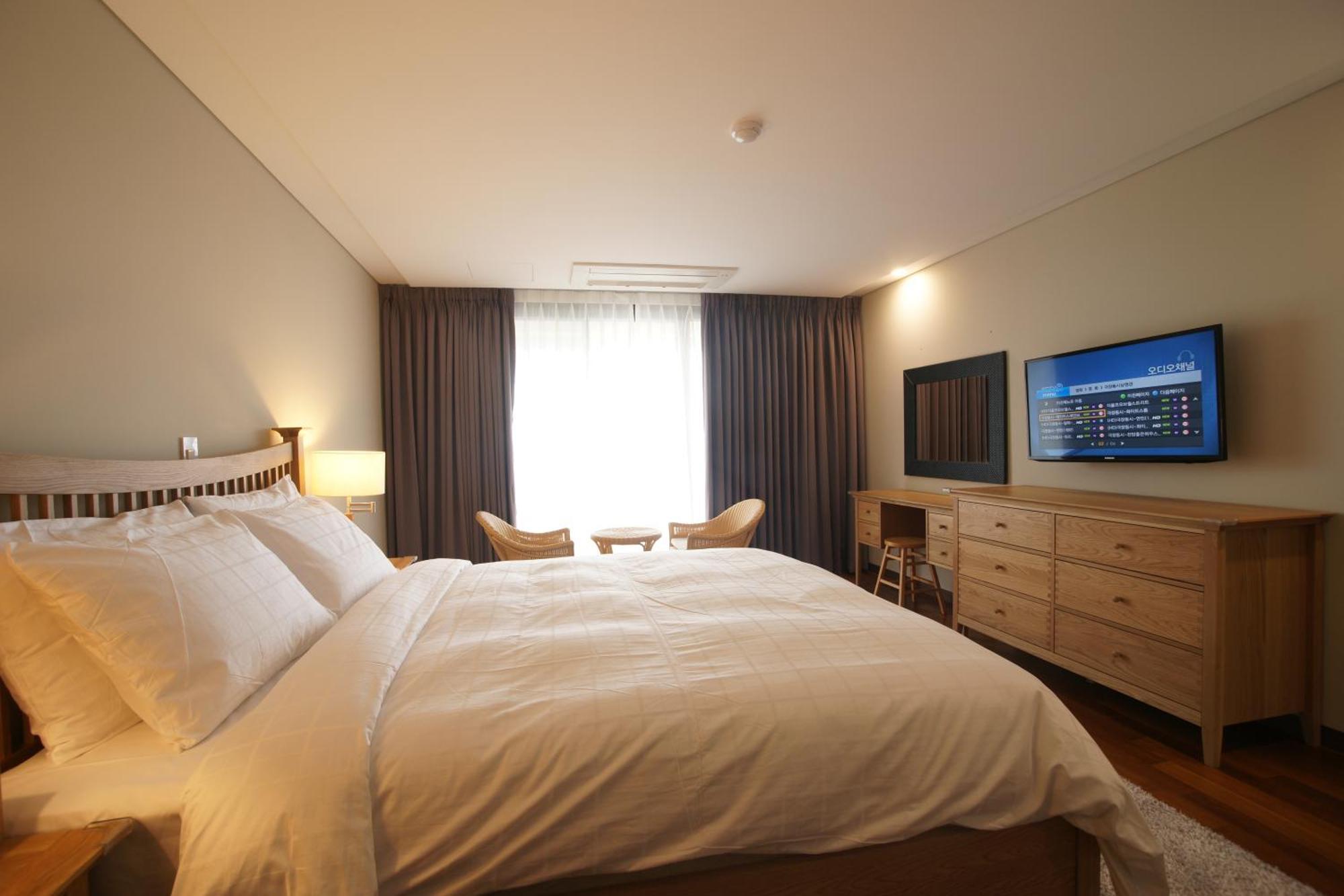 Illeinn Hotel Seogwipo Esterno foto
