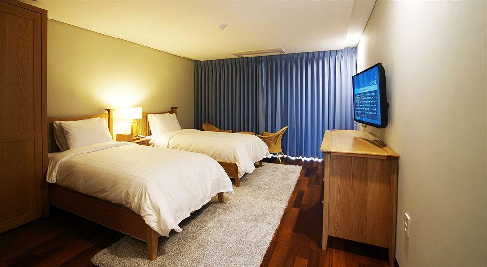 Illeinn Hotel Seogwipo Esterno foto